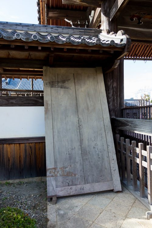 佐和山城の門の扉-2